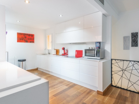 Nueva Andalucia – 4B Garden Apartment – Near Facilities -Gated