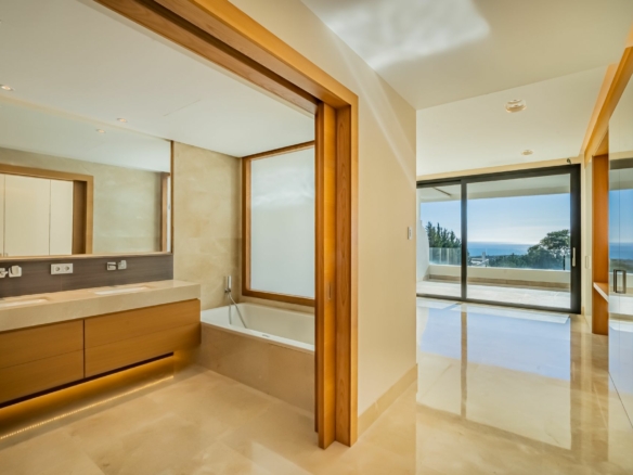 Golden Mile – 4B Penthouse – Sea Views