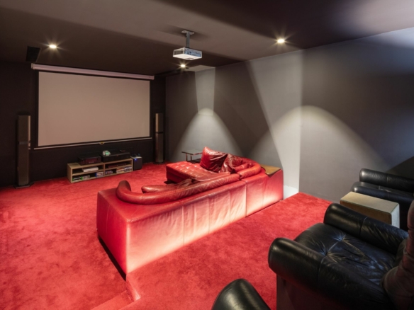 SOLD – Puerto Banus  – Modern 7B Villa – Beachside
