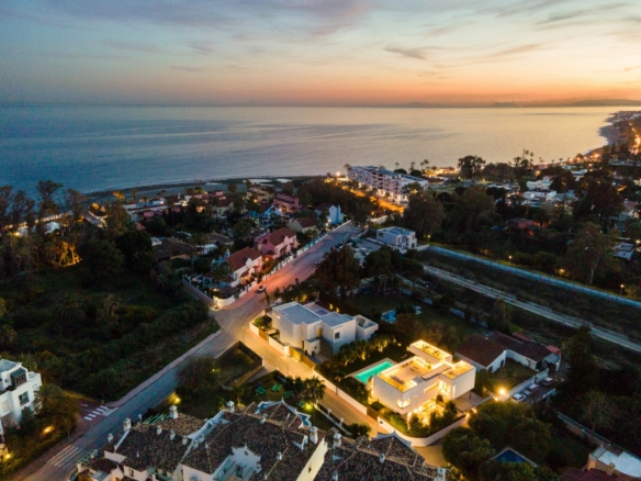 SOLD – Puerto Banus  – Modern 7B Villa – Beachside