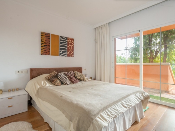 Nueva Andalucia – 4B Garden Apartment – Near Facilities -Gated