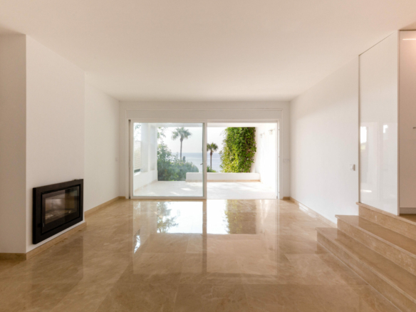 Marbella – Beachfront Townhouse – Sea views