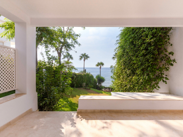 Marbella – Beachfront Townhouse – Sea views