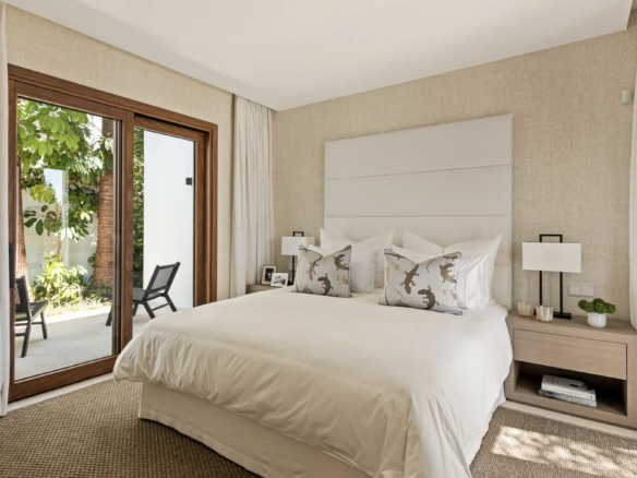 Nueva Andalucia – Modern luxury Villa – Near Facilities