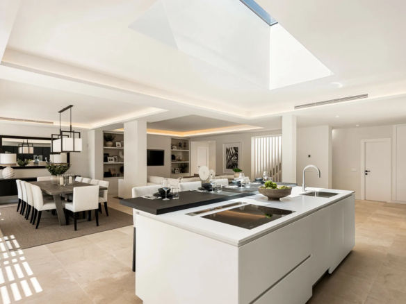 Nueva Andalucia – Modern luxury Villa – Near Facilities
