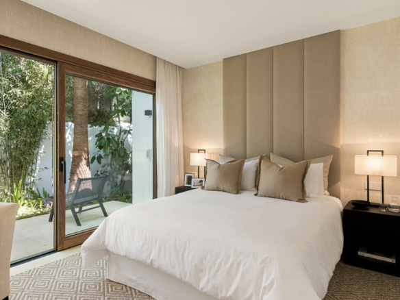 Nueva Andalucia – Modern luxury Villa – Near Facilities