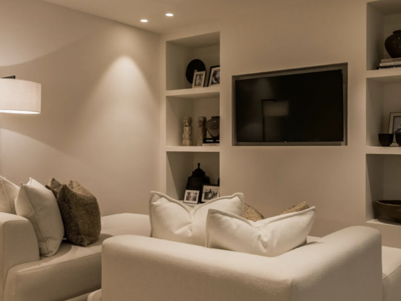 Nueva Andalucia – Modern luxury Villa – Near Facilities
