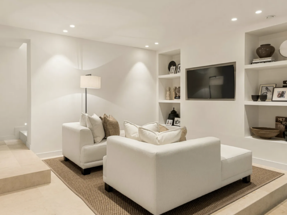 Nueva Andalucia – Modern luxury Villa – Near Facilities