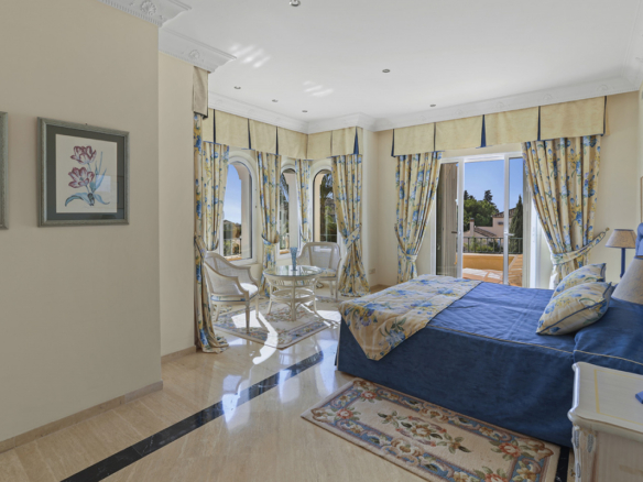 SOLD 🏡 Benahavis – Classic 5-Bedroom Hilltop Mansion with Stunning Sea & Mountain Views 🌊⛰️