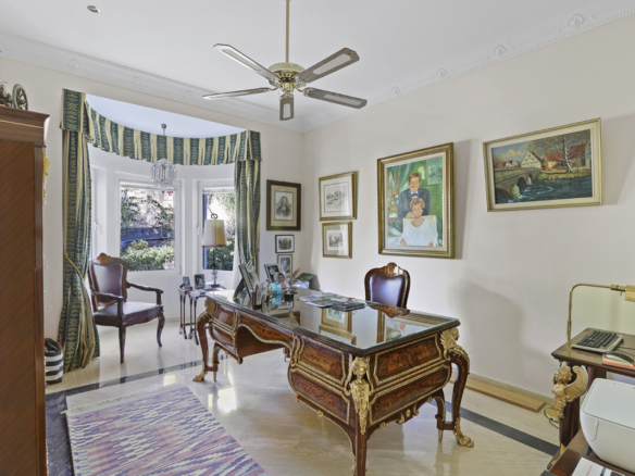 SOLD 🏡 Benahavis – Classic 5-Bedroom Hilltop Mansion with Stunning Sea & Mountain Views 🌊⛰️