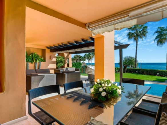 For Sale / Rent – 1st Line Beach Development  – Granados del Mar (Estepona)