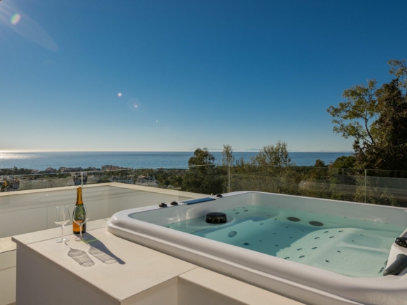 Golden Mile – 3B new Modern villa – Sea views