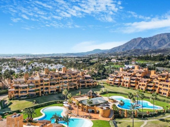For Sale / Rent – 1st Line Beach Development  – Granados del Mar (Estepona)