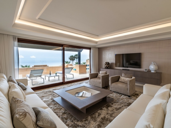 For Sale / Rent – 1st Line Beach Development  – Granados del Mar (Estepona)