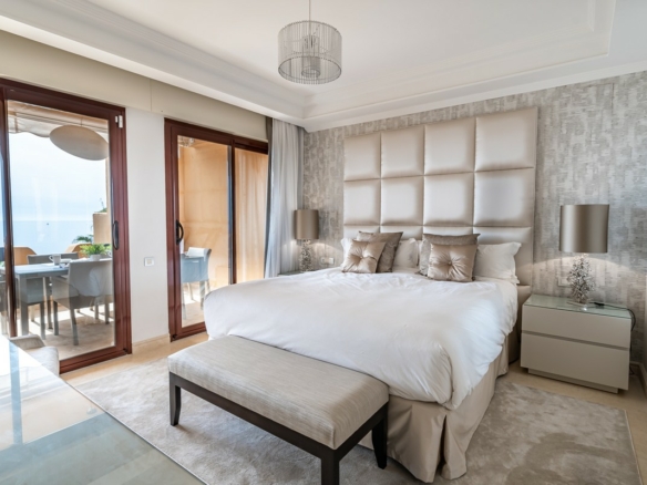For Sale / Rent – 1st Line Beach Development  – Granados del Mar (Estepona)