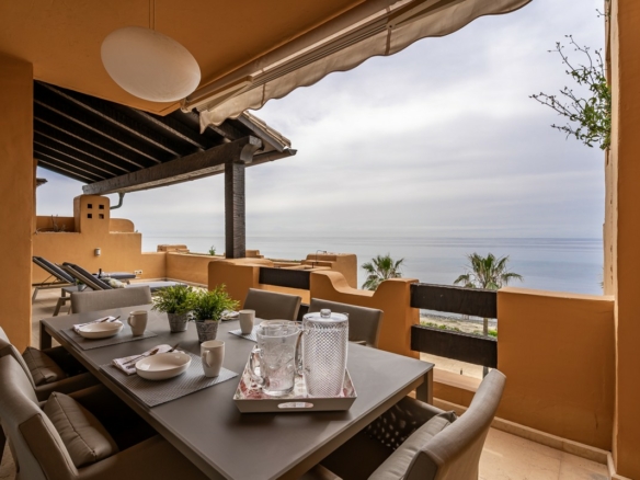 For Sale / Rent – 1st Line Beach Development  – Granados del Mar (Estepona)