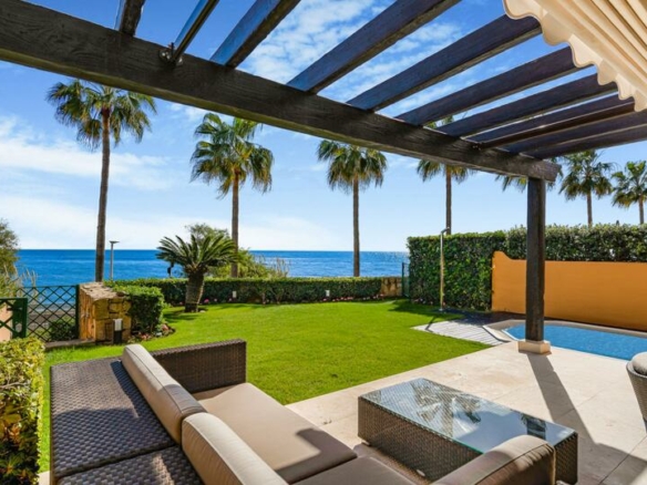 For Sale / Rent – 1st Line Beach Development  – Granados del Mar (Estepona)
