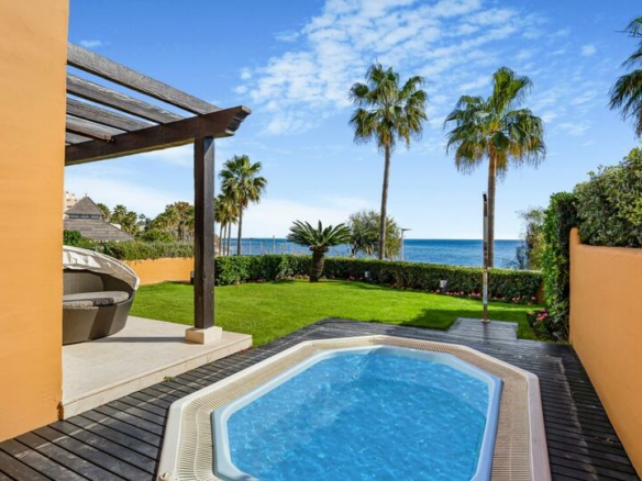 For Sale / Rent – 1st Line Beach Development  – Granados del Mar (Estepona)