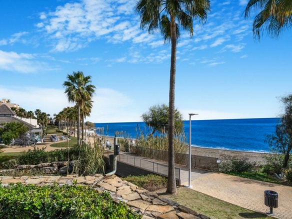For Sale / Rent – 1st Line Beach Development  – Granados del Mar (Estepona)