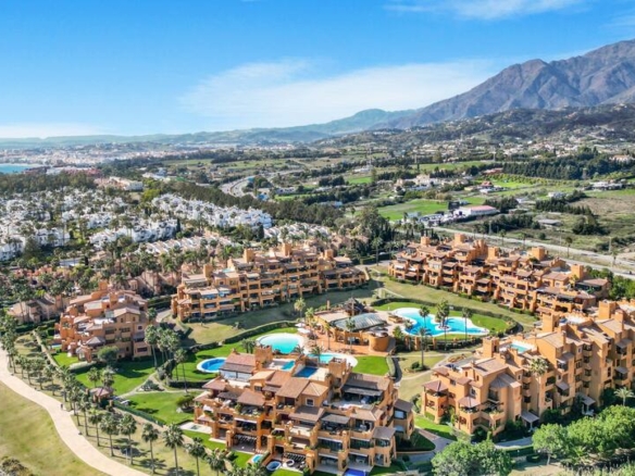 For Sale / Rent – 1st Line Beach Development  – Granados del Mar (Estepona)