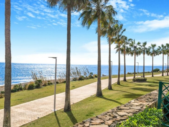 For Sale / Rent – 1st Line Beach Development  – Granados del Mar (Estepona)