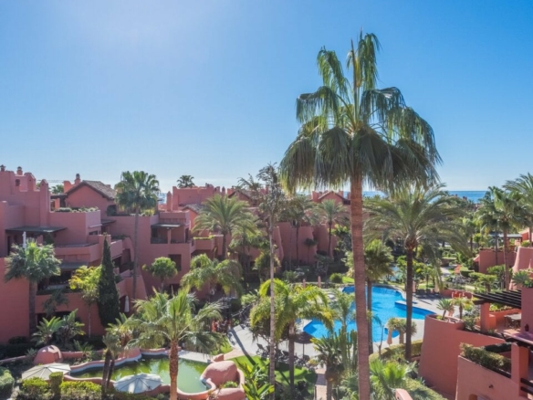 For Sale / Rent – 1st Line Beach Development  – Granados del Mar (Estepona)