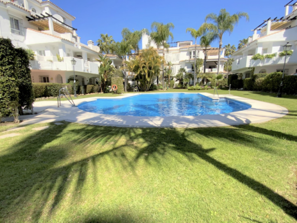 Puerto Banus – 3B Townhouse – Close to Facilities -West facing