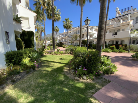 Puerto Banus – 3B Townhouse – Close to Facilities -West facing