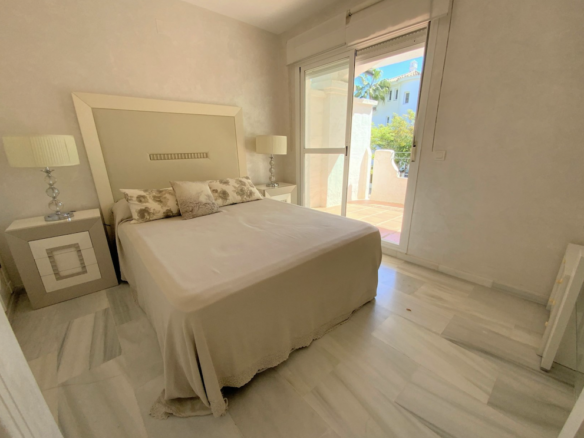 Puerto Banus – 3B Townhouse – Close to Facilities -West facing