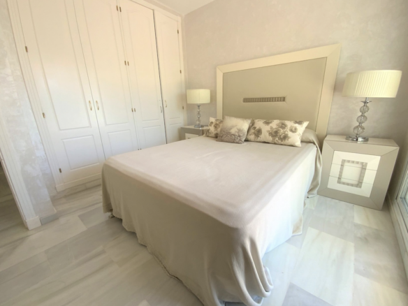 Puerto Banus – 3B Townhouse – Close to Facilities -West facing