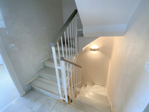 Puerto Banus – 3B Townhouse – Close to Facilities -West facing