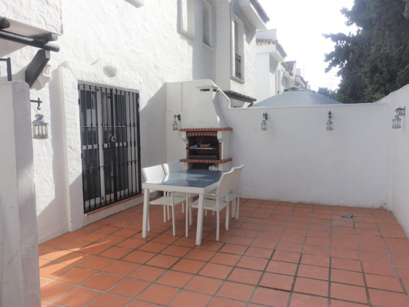 Puerto Banus – 3B Townhouse – Close to Facilities -West facing