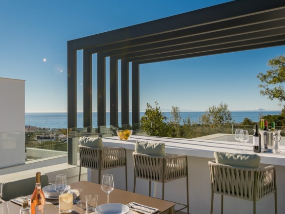 Golden Mile – 3B new Modern villa – Sea views