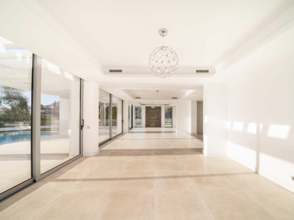 Marbella East – Modern 5B Villa  – Gated & Sea Views