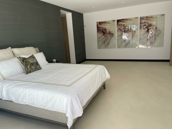 Puerto Banus – 5B Modern villa – Walk to Beach  – For Rent