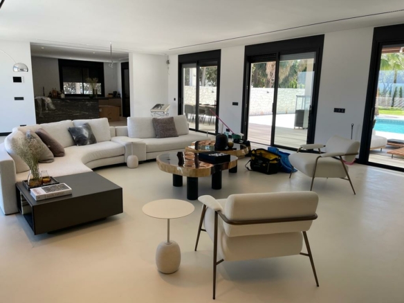 Puerto Banus – 5B Modern villa – Walk to Beach  – For Rent