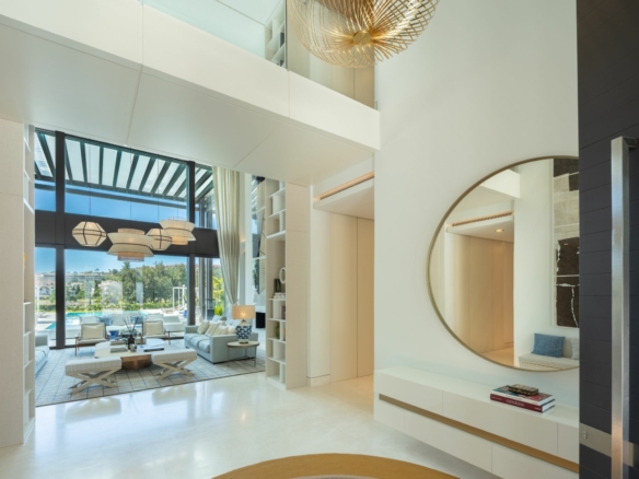 Nueva Andalucia – Modern 6B Mansion – 1st Line Golf