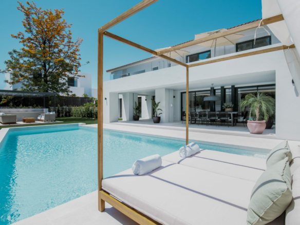 New Golden Mile – Modern Key ready villa