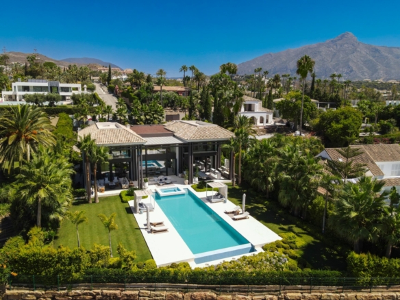 Nueva Andalucia – Modern 6B Mansion – 1st Line Golf