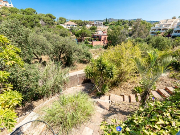 Marbella East – 5B Villa – Bargain