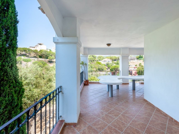 Marbella East – 5B Villa – Bargain