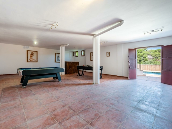 Marbella East – 5B Villa – Bargain