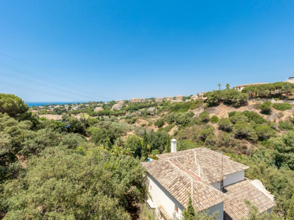 Marbella East – 5B Villa – Bargain