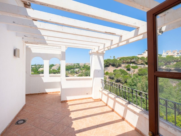 Marbella East – 5B Villa – Bargain