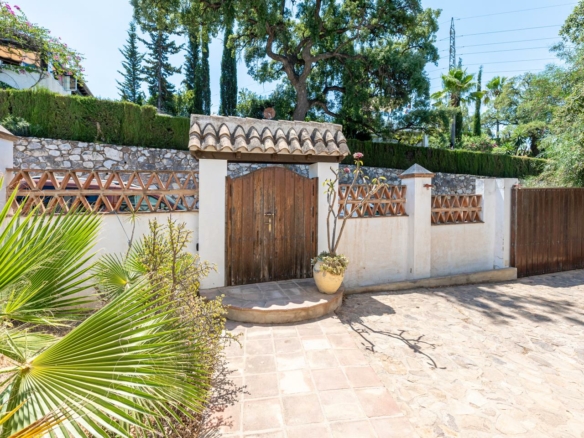 Marbella East – 5B Villa – Bargain