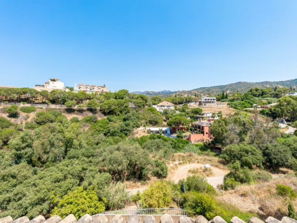 Marbella East – 5B Villa – Bargain