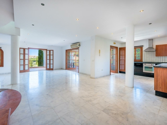 Marbella East – 5B Villa – Bargain