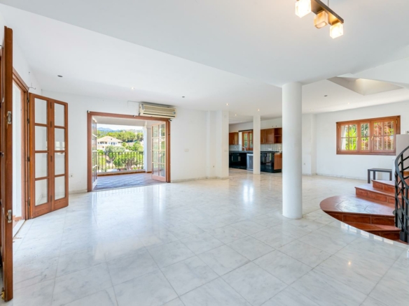 Marbella East – 5B Villa – Bargain