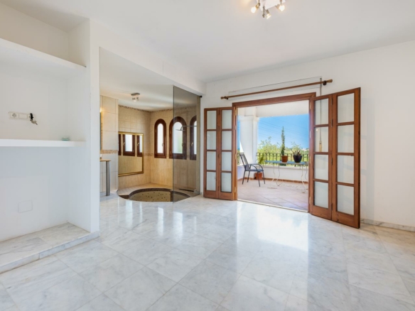 Marbella East – 5B Villa – Bargain