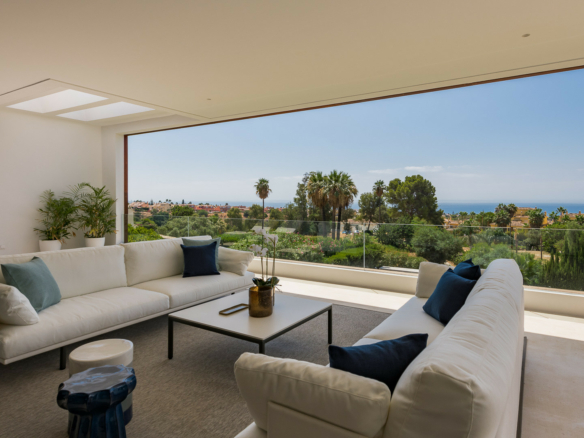 SOLD – Golden Mile – Modern 9B Villa – Sea Views – Gated